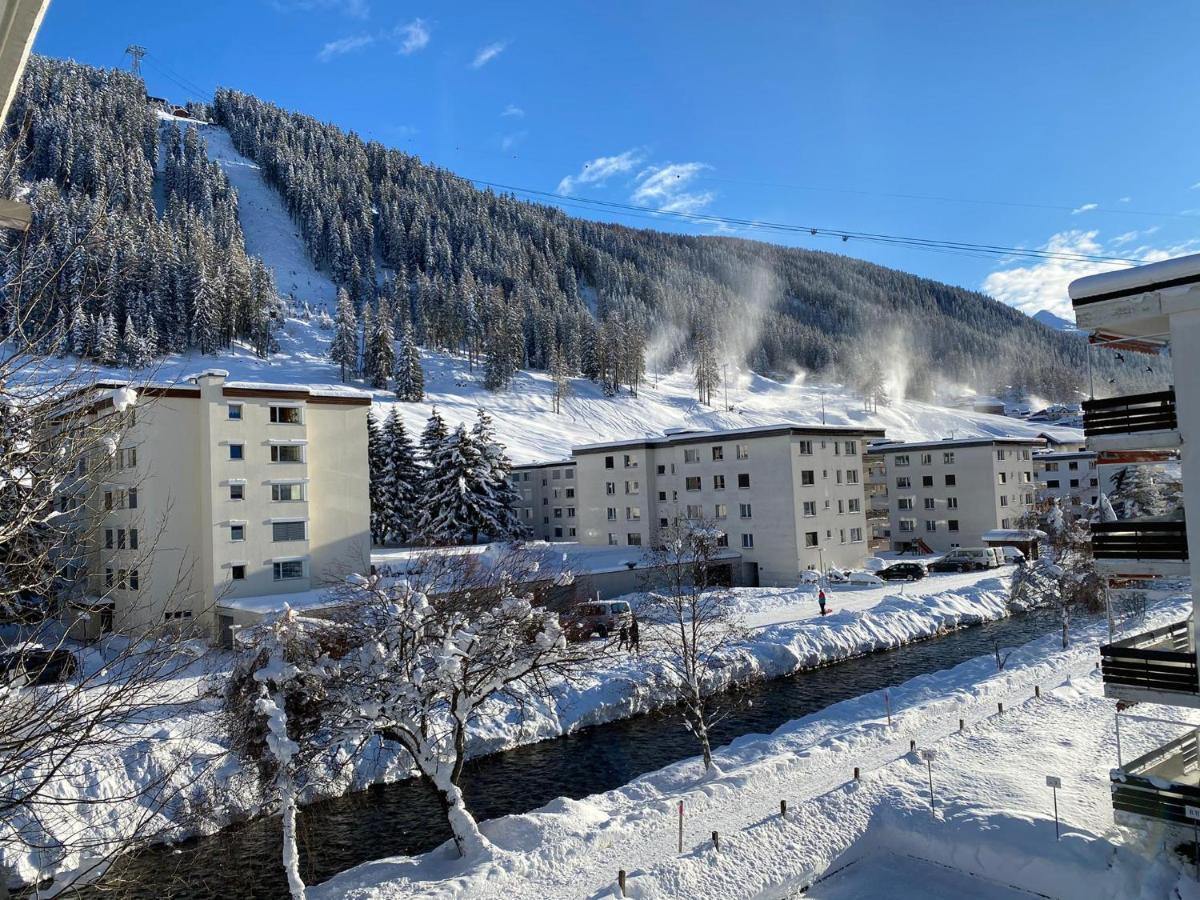 Holiday Apartment Bolgen - Close To Everything! Bolgen, Jakobshorn, Bus Stop, Train Station, Supermarket, Ski School, Ski Rentals, Restaurants And More! ダヴォス・プラッツ エクステリア 写真