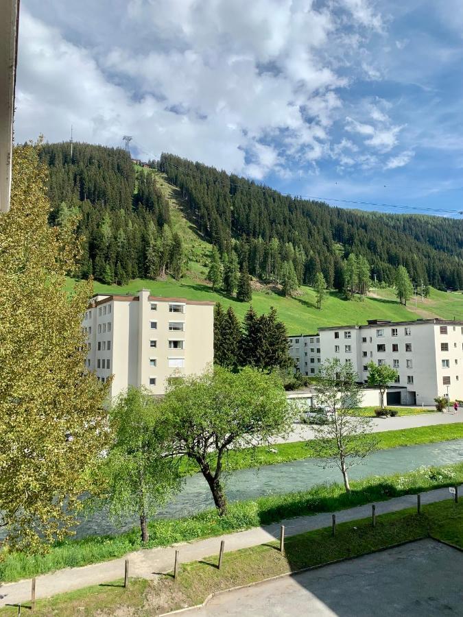 Holiday Apartment Bolgen - Close To Everything! Bolgen, Jakobshorn, Bus Stop, Train Station, Supermarket, Ski School, Ski Rentals, Restaurants And More! ダヴォス・プラッツ エクステリア 写真