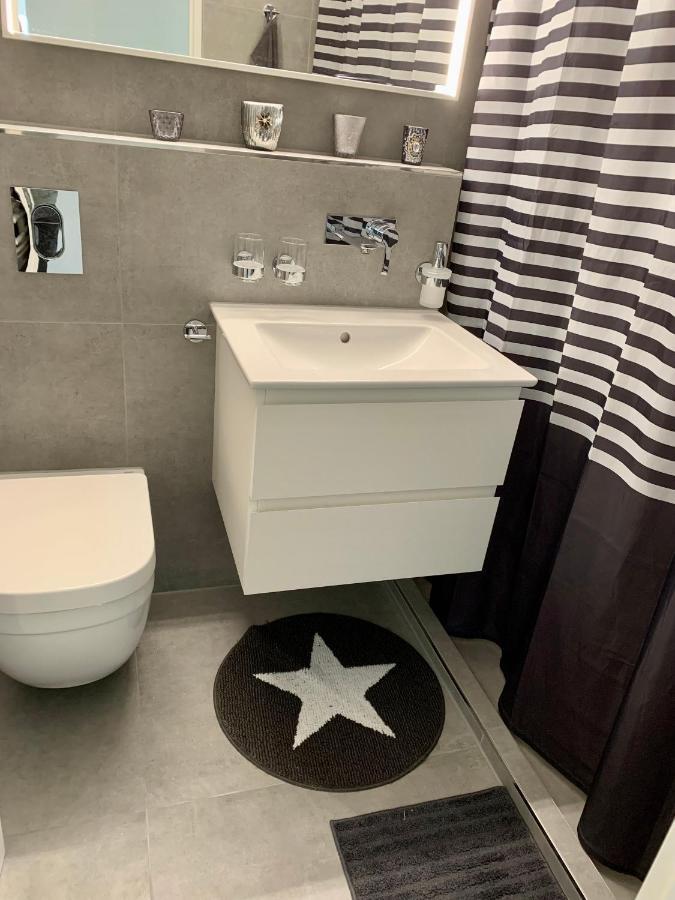 Holiday Apartment Bolgen - Close To Everything! Bolgen, Jakobshorn, Bus Stop, Train Station, Supermarket, Ski School, Ski Rentals, Restaurants And More! ダヴォス・プラッツ エクステリア 写真